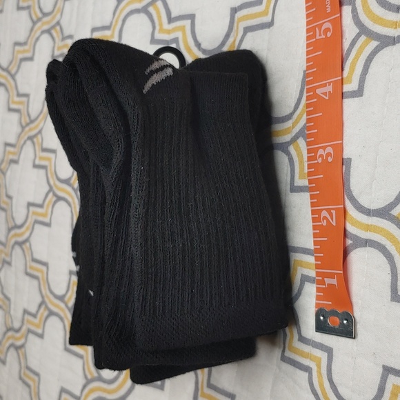 🎉 $5 CLEAR OUT: 4-Pairs NWOT Kid's Socks - Picture 5 of 5